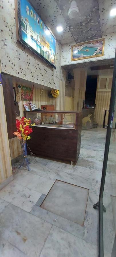 Mj Chawla Homestay Double Bed Attached Bathroom Room 암리차르 외부 사진