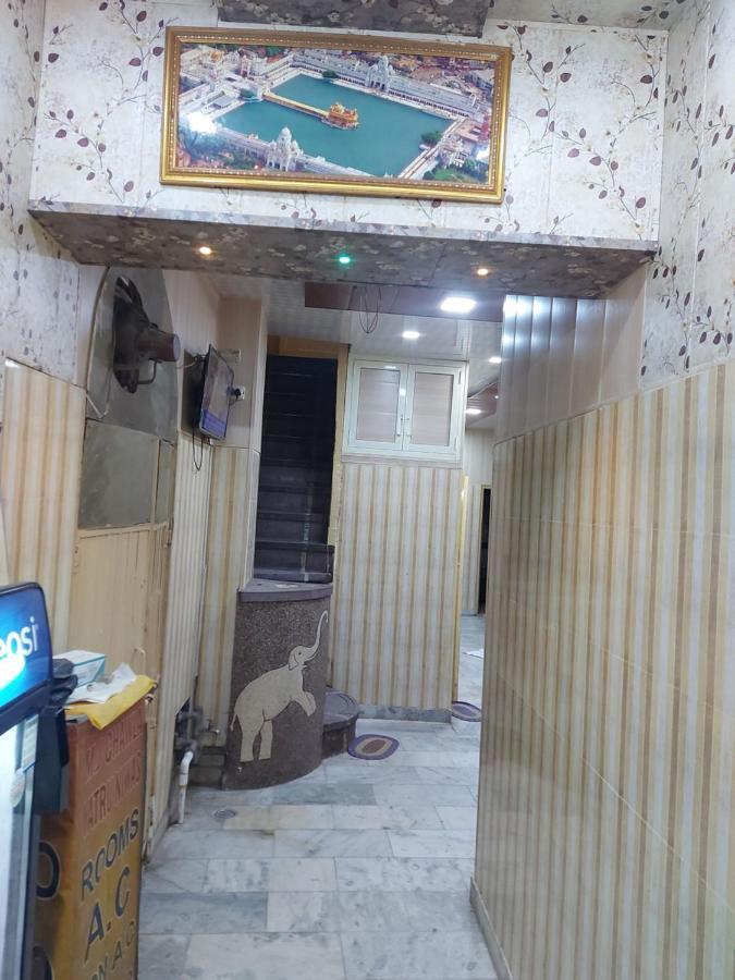 Mj Chawla Homestay Double Bed Attached Bathroom Room 암리차르 외부 사진