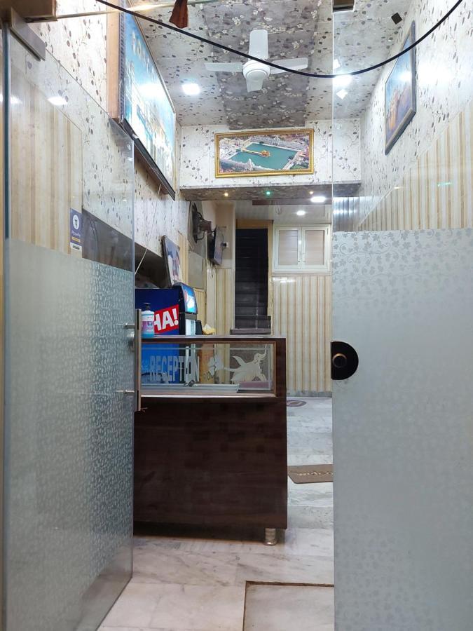 Mj Chawla Homestay Double Bed Attached Bathroom Room 암리차르 외부 사진