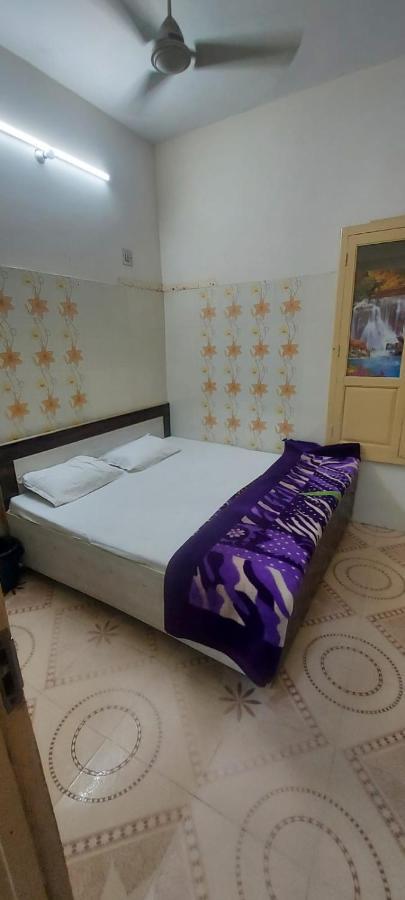 Mj Chawla Homestay Double Bed Attached Bathroom Room 암리차르 외부 사진